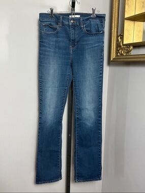 Levi’s Size 30 Slimming Straight Denim Blue Jeans